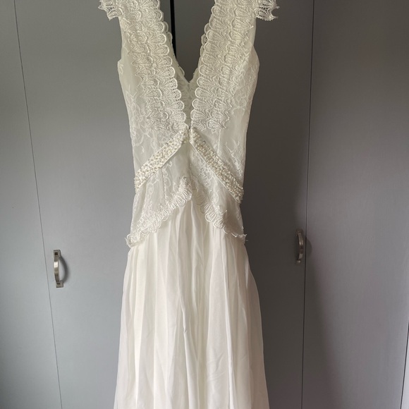 Wedding dress - Picture 4 of 4